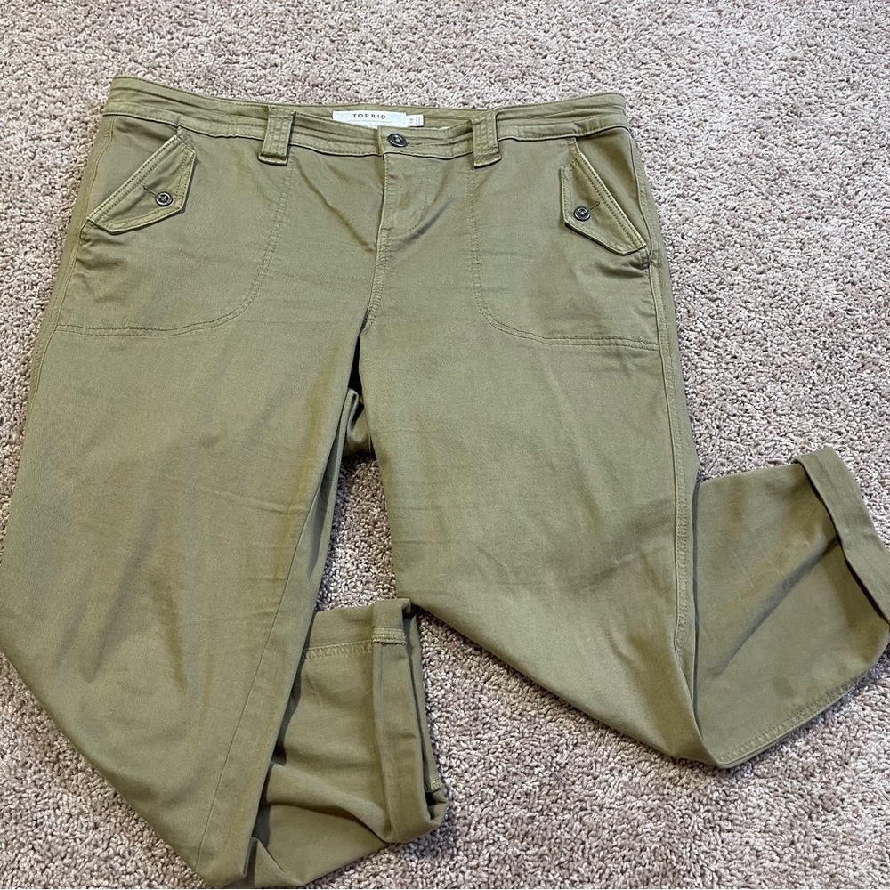 BOGO FREE - Torrid Cropped Pant